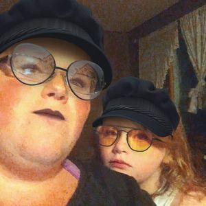 Meet your Posher, Crystal